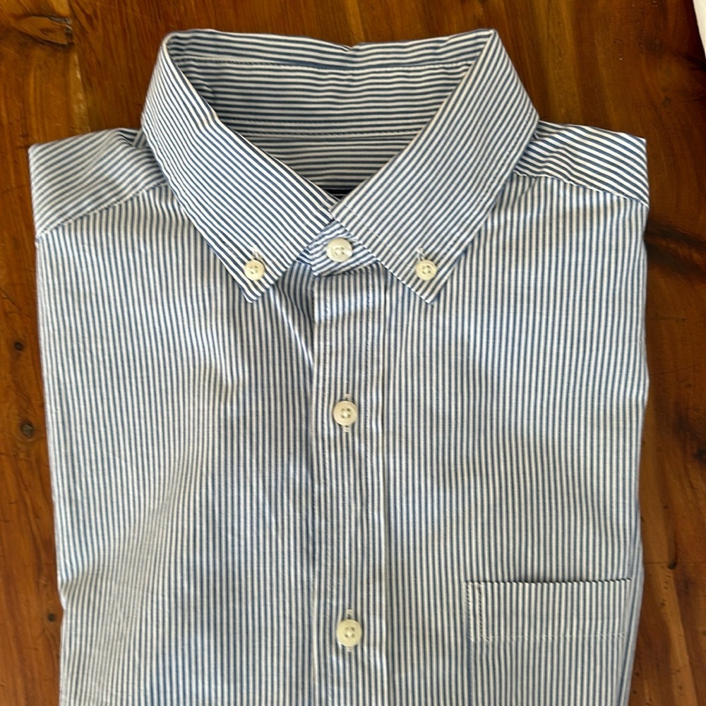 Vineyard vines blue and white striped classic fit Murray Shirt.